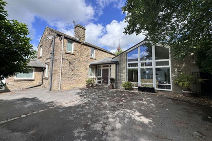 Barn Conversion for sale in Chapel-en-le-Frith