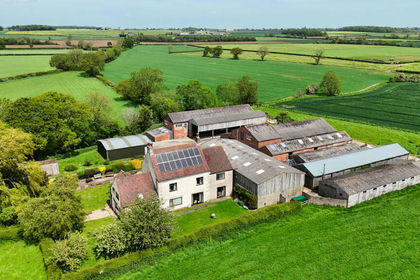 24.9 acres of Smallholding for sale in Brompton