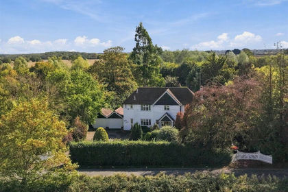 1 acre of House with Land for sale in Doddinghurst