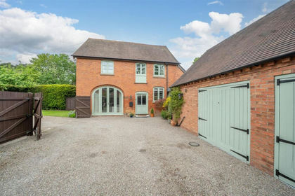 Barn Conversion for sale in Bredenbury