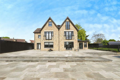 9.5 acres of Land for sale in Brentwood and Ongar