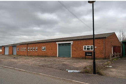 Warehouse for sale in Staverton