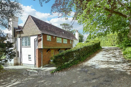 3 acres of House with Land for sale in Glynde