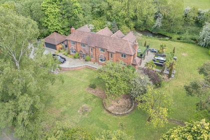 1 acre of House with Land for sale in Yoxall