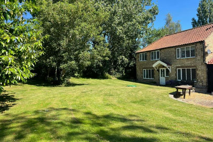 Cottage for sale in Glentham