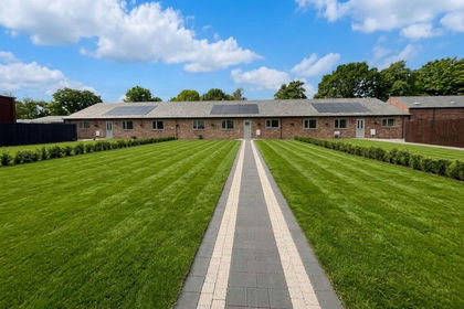 Barn Conversion for sale in Mollington