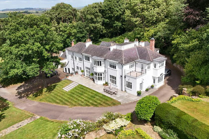 5 acres of House with Land for sale in Billesdon