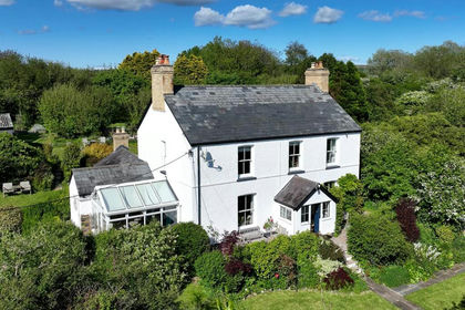 3.7 acres of Farmhouse for sale in Port Eynon