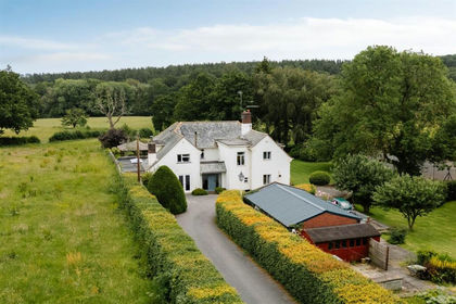 1.8 acres of House with Land for sale in Holymoorside and Walton