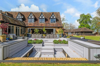 4 acres of Land for sale in Mentmore