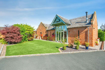 Barn Conversion for sale in Castle Donington