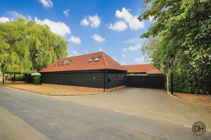 Barn Conversion for sale in Matching