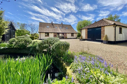 Barn Conversion for sale in Starston