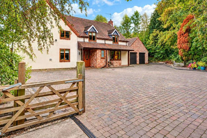 2 acres of House with Land for sale in North Piddle