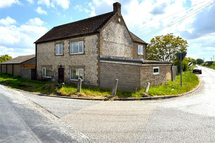 3.2 acres of Cottage for sale in Northwold