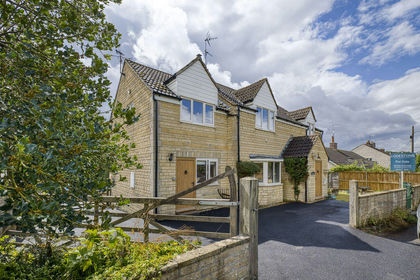 1 acre of House with Land for sale in Batcombe