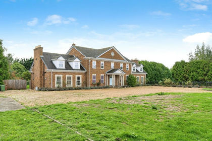 1.8 acres of House with Land for sale in Wimblington