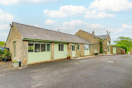 4.5 acres of House with Land for sale in Barnacre-with-Bonds