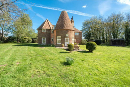 2.9 acres of House with Land for sale in Chiddingly
