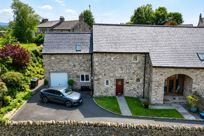 Barn Conversion for sale in Horton