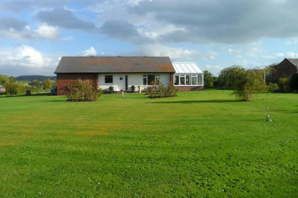 1 acre of House with Land for sale in Dunham-on-the-Hill and Hapsford