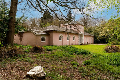 5 acres of House with Land for sale in Alresford