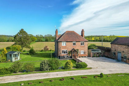 Farmhouse for sale in Shackerstone
