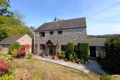 2.2 acres of House with Land for sale in Hognaston