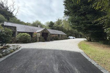 5 acres of House with Land for sale in Llanllyfni