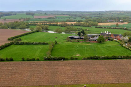 11.1 acres of House with Land for sale in Barrow upon Trent