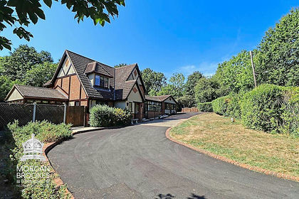 1 acre of House with Land for sale in South Basildon and East Thurrock