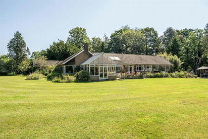 4 acres of House with Land for sale in Sarratt