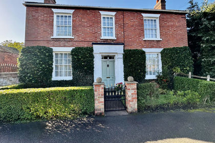 4.5 acres of House with Land for sale in North Kelsey