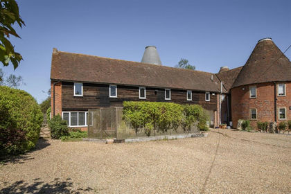 1.2 acres of House with Land for sale in Yalding