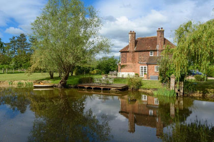 3.4 acres of Farmhouse for sale in Headcorn