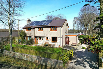 10 acres of House with Land for sale in Aberdeenshire North and Moray East