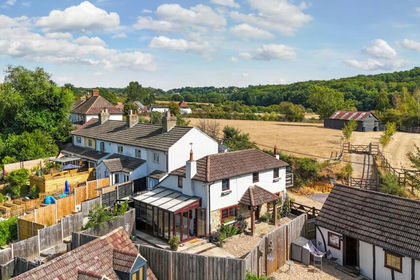2.5 acres of Cottage for sale in Boxley