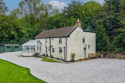 1.2 acres of Cottage for sale in Stretton
