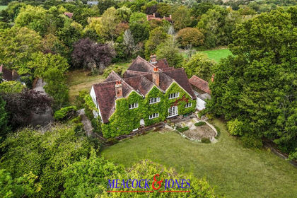 1.2 acres of House with Land for sale in Hornchurch and Upminster
