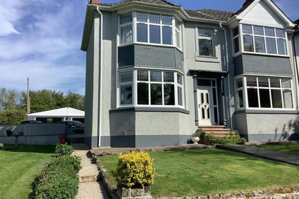 1 acre of Country Home for sale in Llanfihangel-ar-Arth