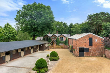 5 acres of Land for sale in Allostock