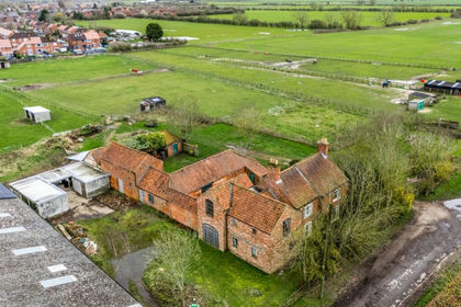 4.5 acres of House with Land for sale in Middle Rasen