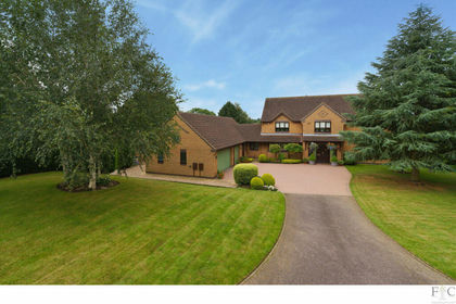 3.8 acres of House with Land for sale in Thurnby and Bushby