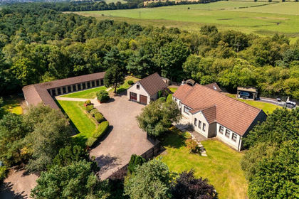 4 acres of House with Land for sale in Bathgate and Linlithgow