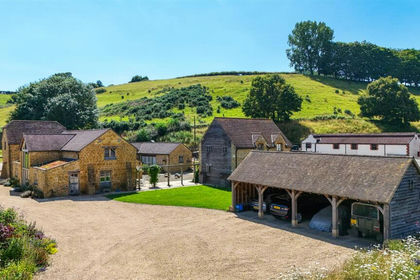 99.5 acres of Agricultural Land for sale in Pitcombe