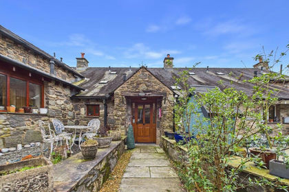 Barn Conversion for sale in Strickland Roger