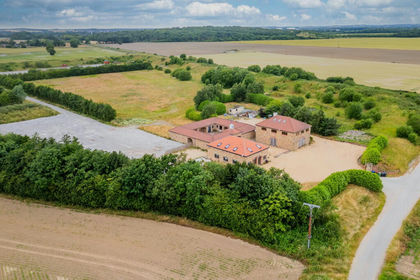 24 acres of House with Land for sale in Hambleton
