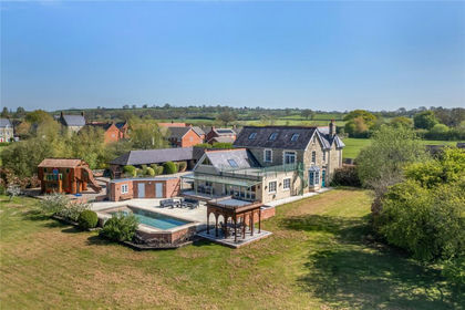 1.8 acres of House with Land for sale in Motcombe