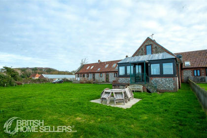 Land for sale in Weybourne