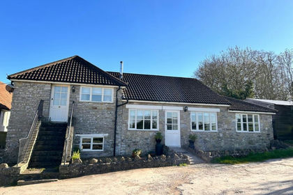 7 acres of Barn Conversion for sale in Ditcheat